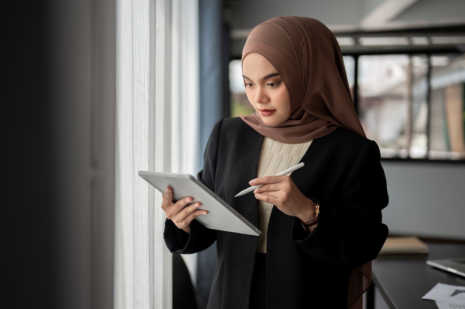PhD vs DBA in Malaysia: Which Doctoral Degree Is Right for Working Professionals?